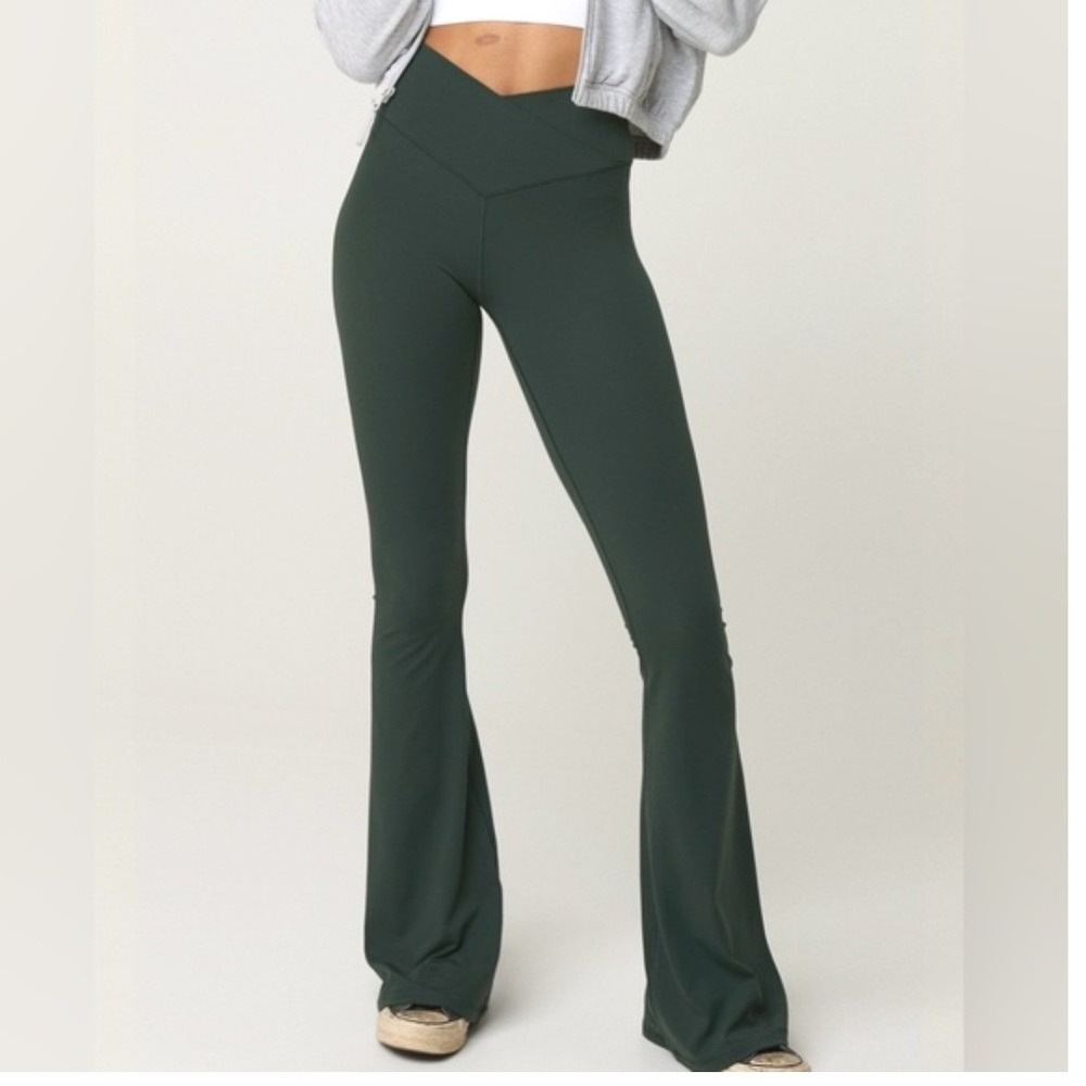 Aerie M Flare Leggings Womens Green Crossover High Waist OFFLINE Real Me Pants